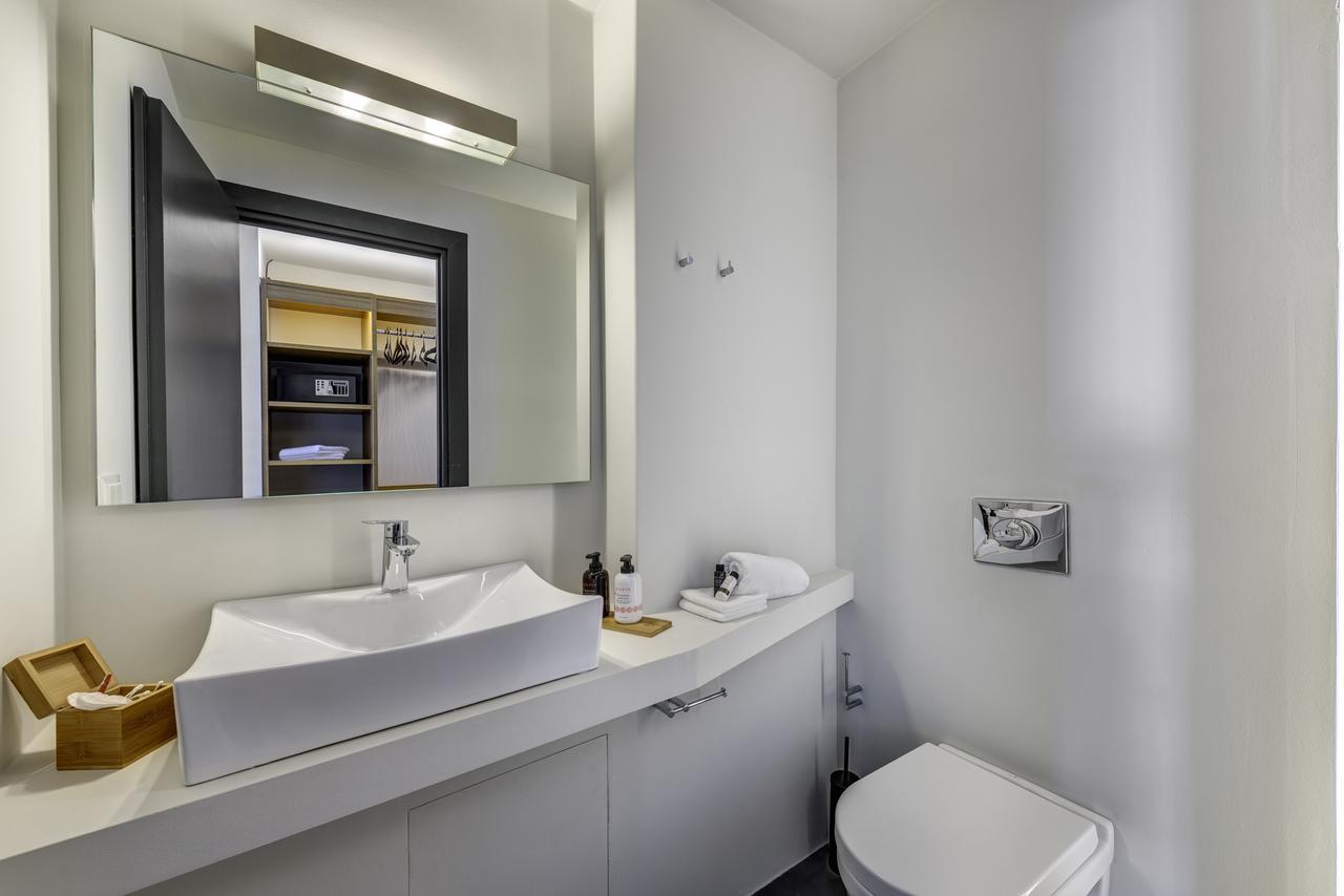 Naves Suites Ermoupoli Ngoại thất bức ảnh