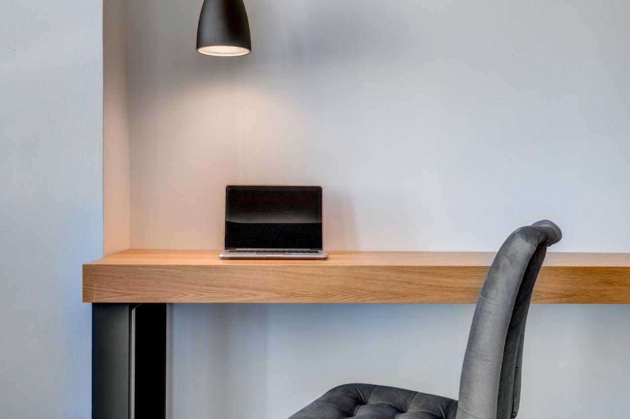 Naves Suites Ermoupoli Ngoại thất bức ảnh